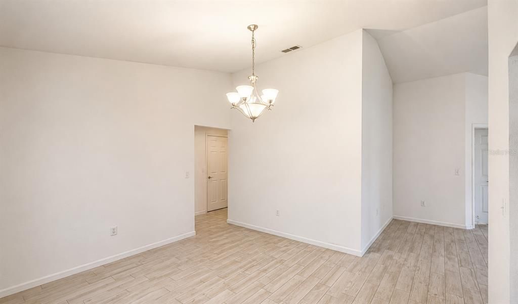 En Renta: $1,750 (3 camas, 2 baños, 1310 Pies cuadrados)