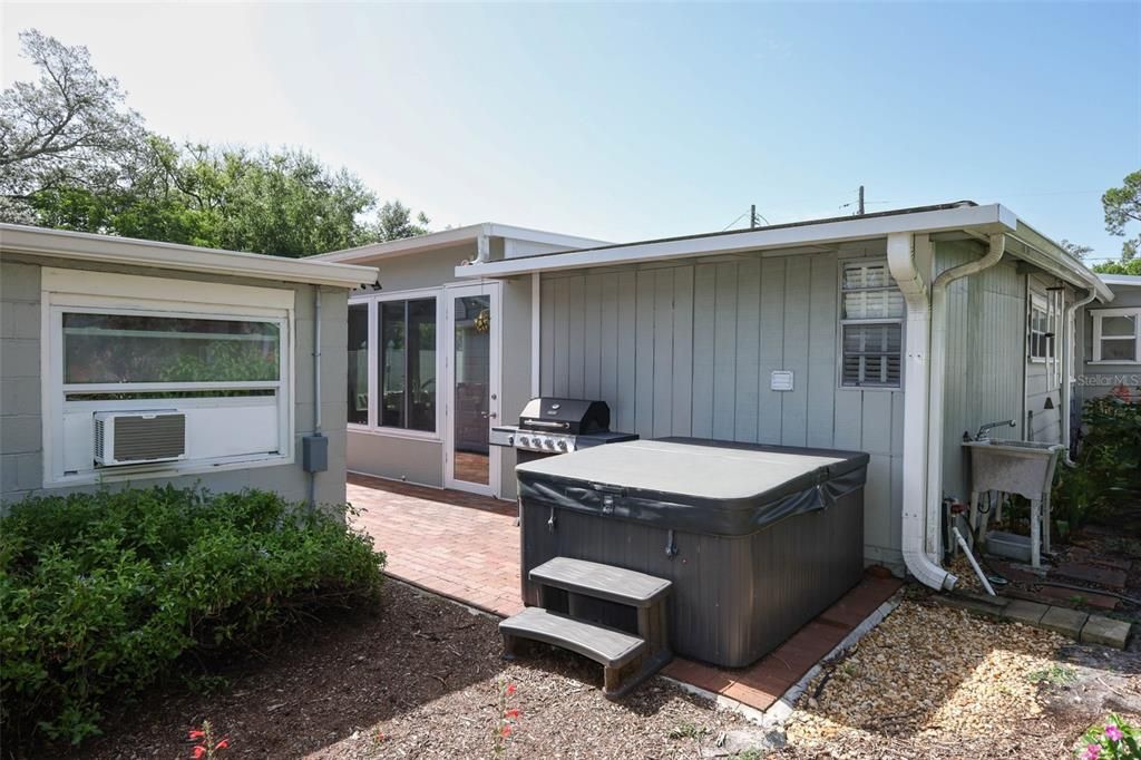 En Venta: $559,000 (3 camas, 2 baños, 1028 Pies cuadrados)