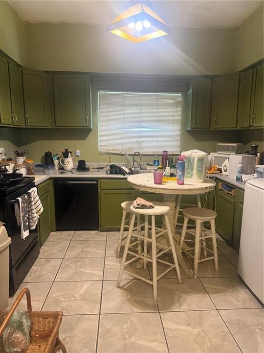 En Venta: $300,000 (2 camas, 2 baños, 1199 Pies cuadrados)
