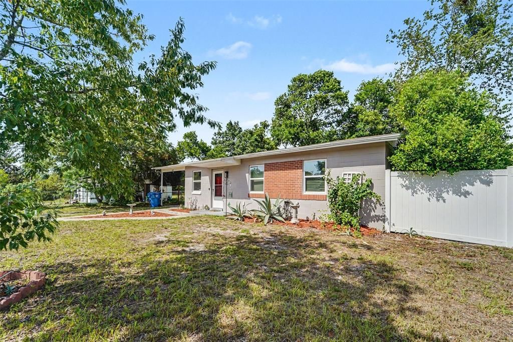 Activo con contrato: $180,000 (2 camas, 1 baños, 851 Pies cuadrados)