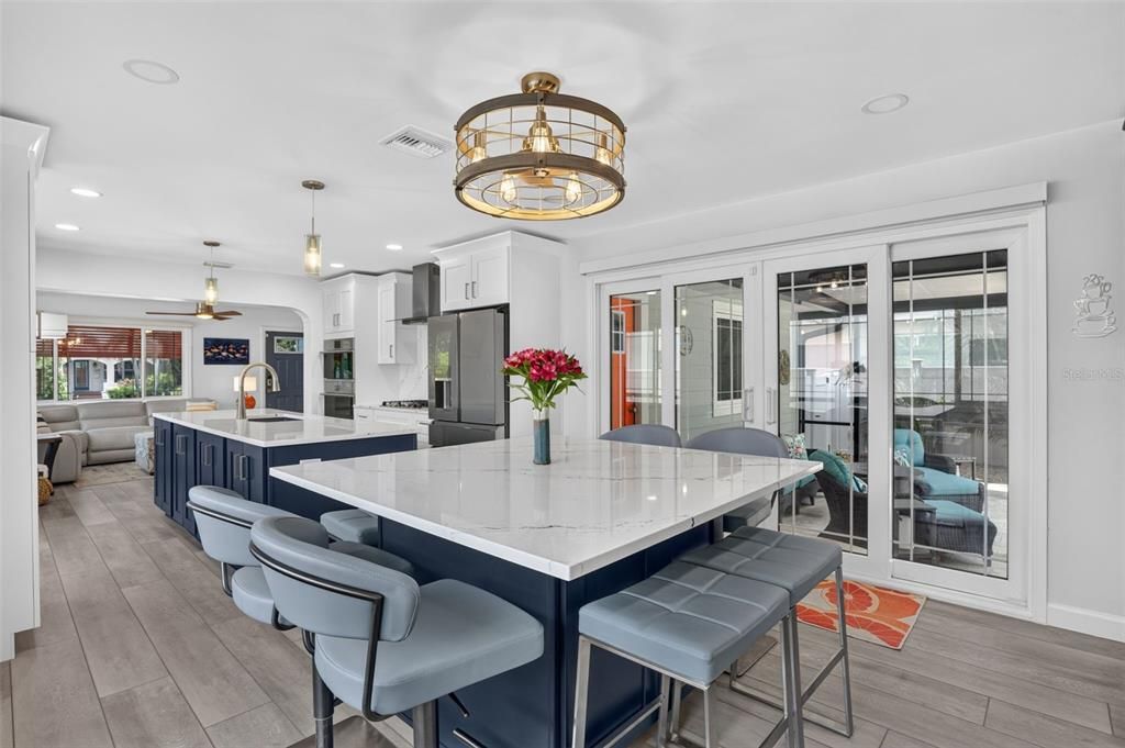 For Sale: $949,000 (2 beds, 2 baths, 2207 Square Feet)