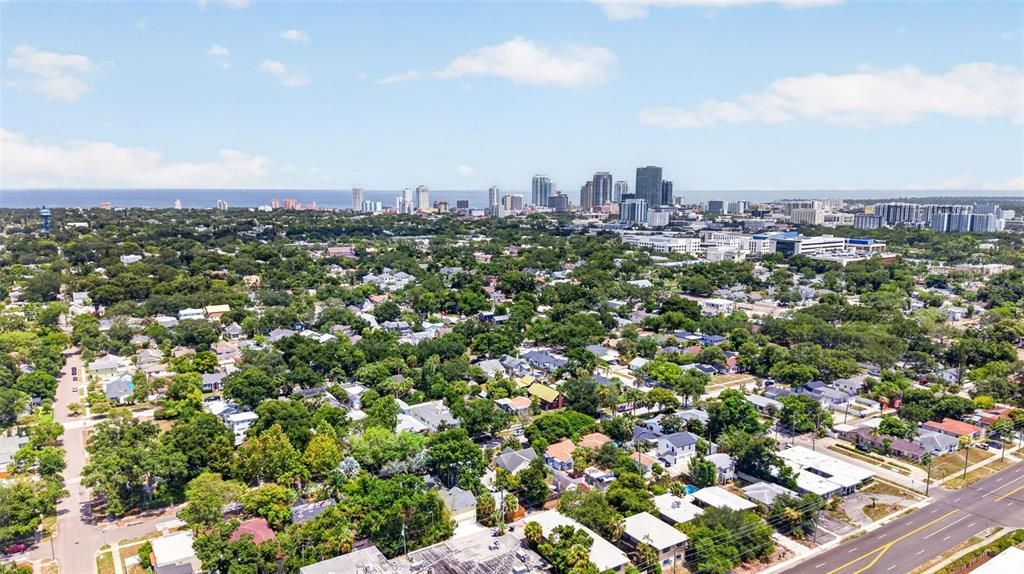 For Sale: $949,000 (2 beds, 2 baths, 2207 Square Feet)