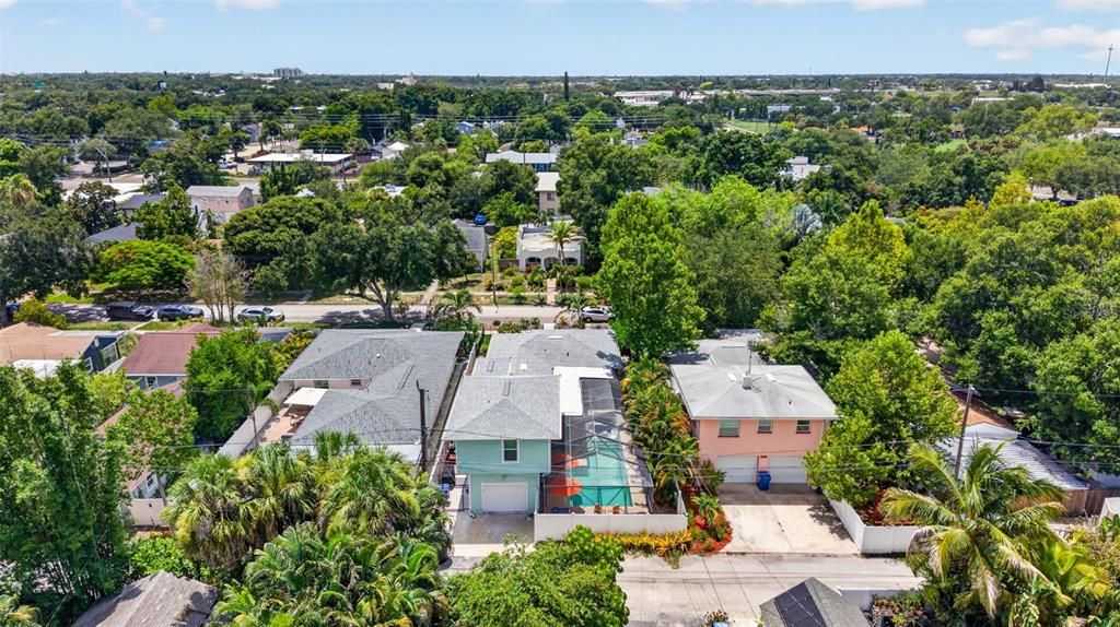 For Sale: $949,000 (2 beds, 2 baths, 2207 Square Feet)