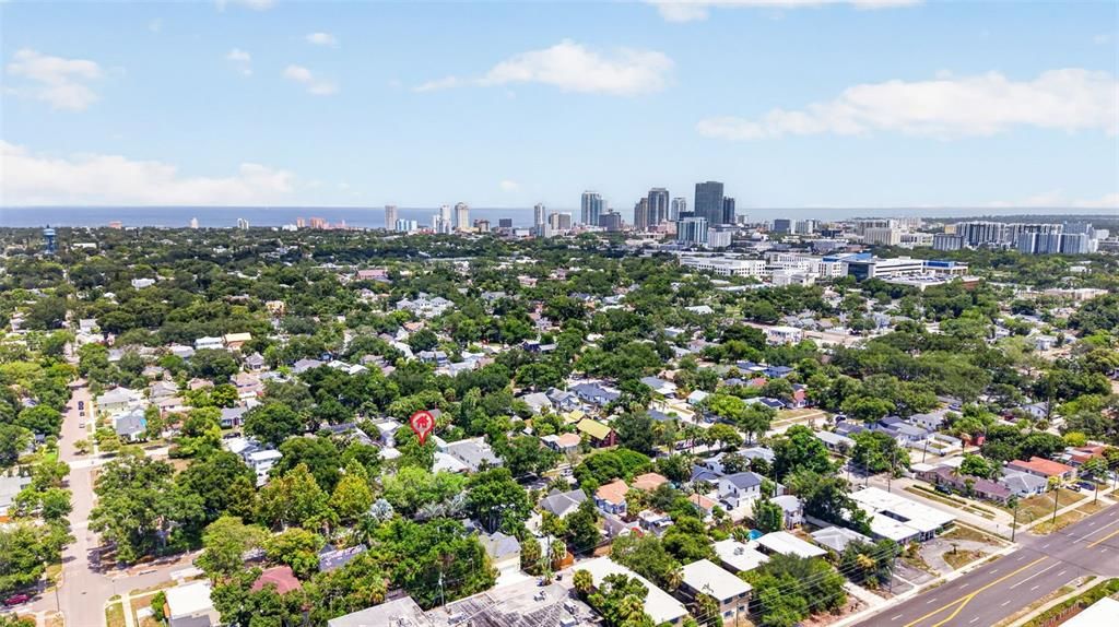For Sale: $949,000 (2 beds, 2 baths, 2207 Square Feet)