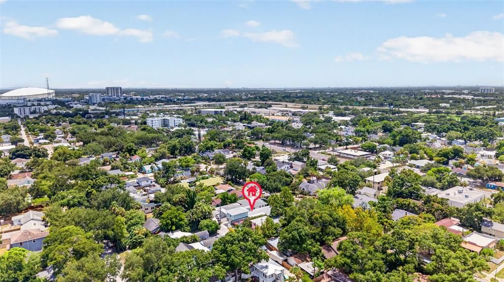 For Sale: $949,000 (2 beds, 2 baths, 2207 Square Feet)