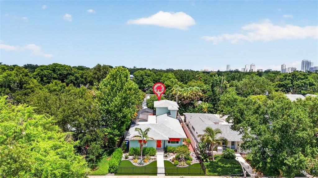 For Sale: $949,000 (2 beds, 2 baths, 2207 Square Feet)