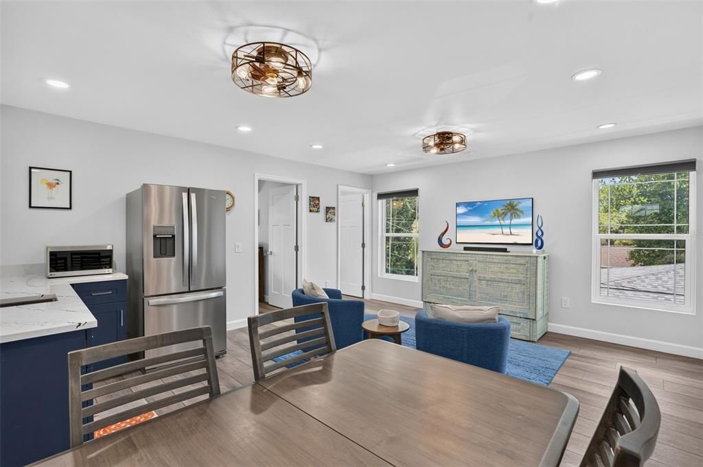 For Sale: $949,000 (2 beds, 2 baths, 2207 Square Feet)