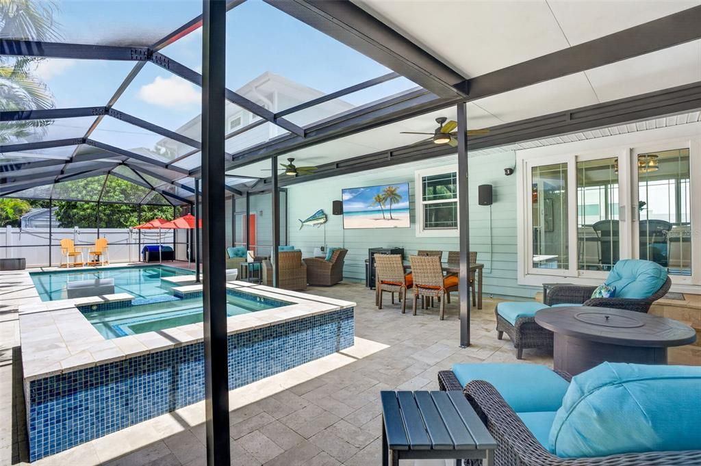 For Sale: $949,000 (2 beds, 2 baths, 2207 Square Feet)