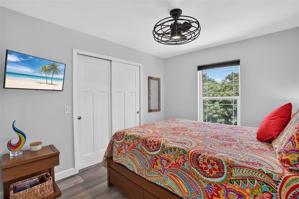 For Sale: $949,000 (2 beds, 2 baths, 2207 Square Feet)