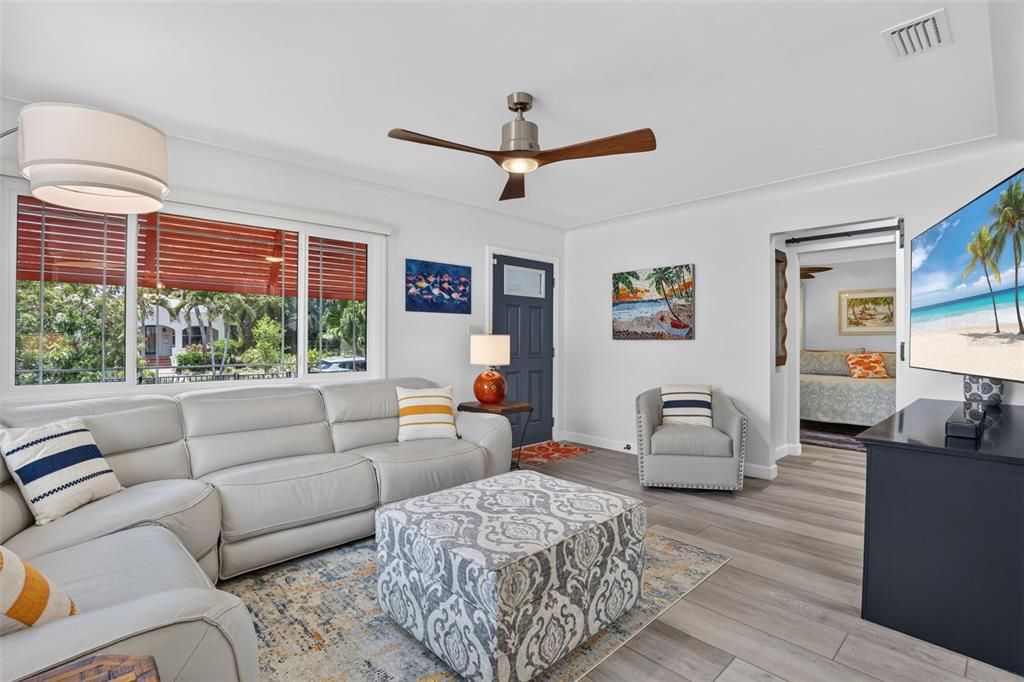 For Sale: $949,000 (2 beds, 2 baths, 2207 Square Feet)