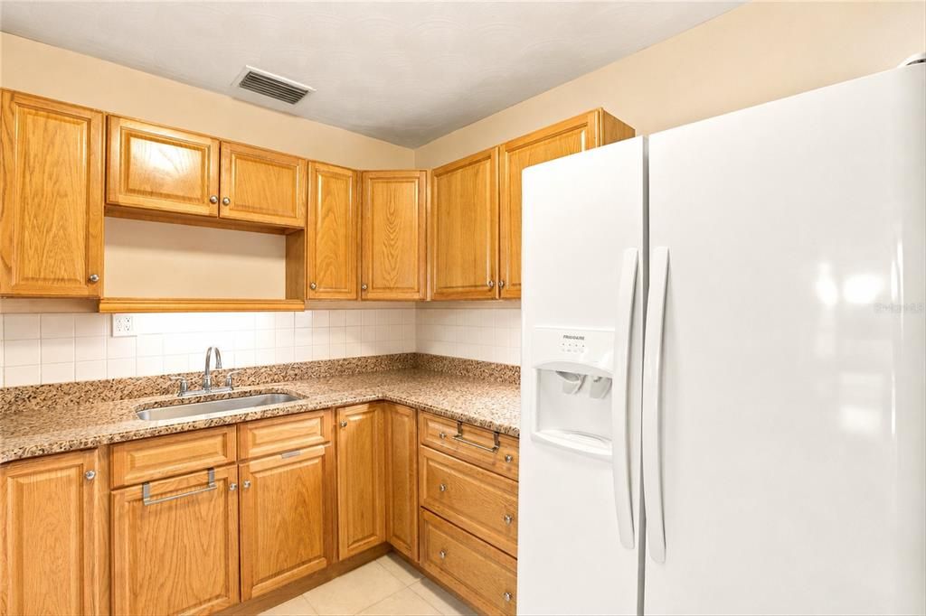 Activo con contrato: $130,000 (2 camas, 1 baños, 940 Pies cuadrados)