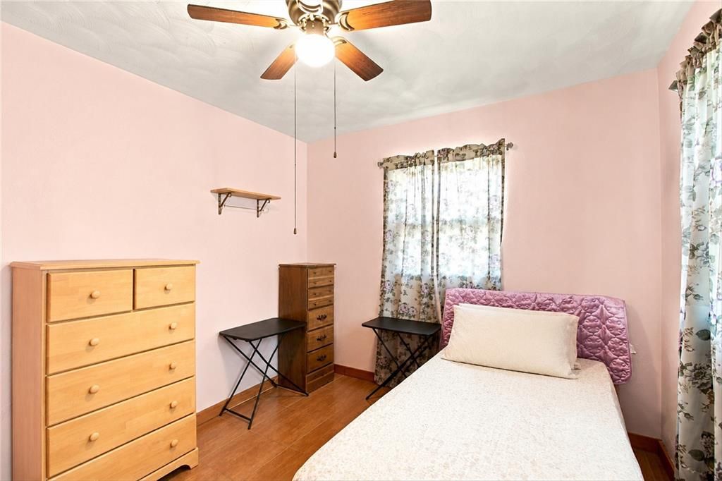 Activo con contrato: $130,000 (2 camas, 1 baños, 940 Pies cuadrados)
