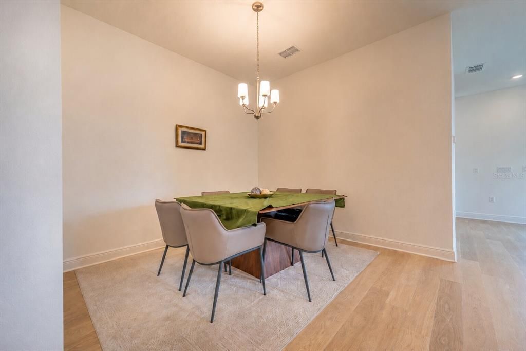 На продажу: $999,900 (5 спален, 3 ванн, 3060 Квадратных фут)