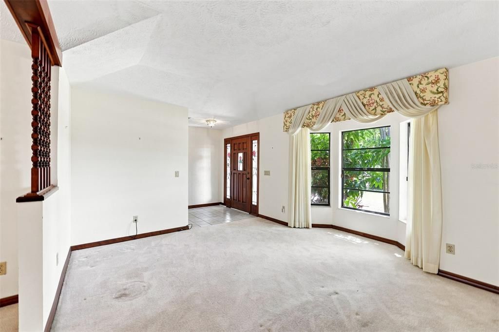 Под контрактом: $489,999 (3 спален, 2 ванн, 1930 Квадратных фут)