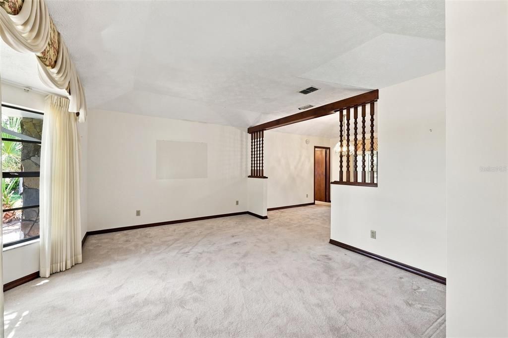 Под контрактом: $489,999 (3 спален, 2 ванн, 1930 Квадратных фут)
