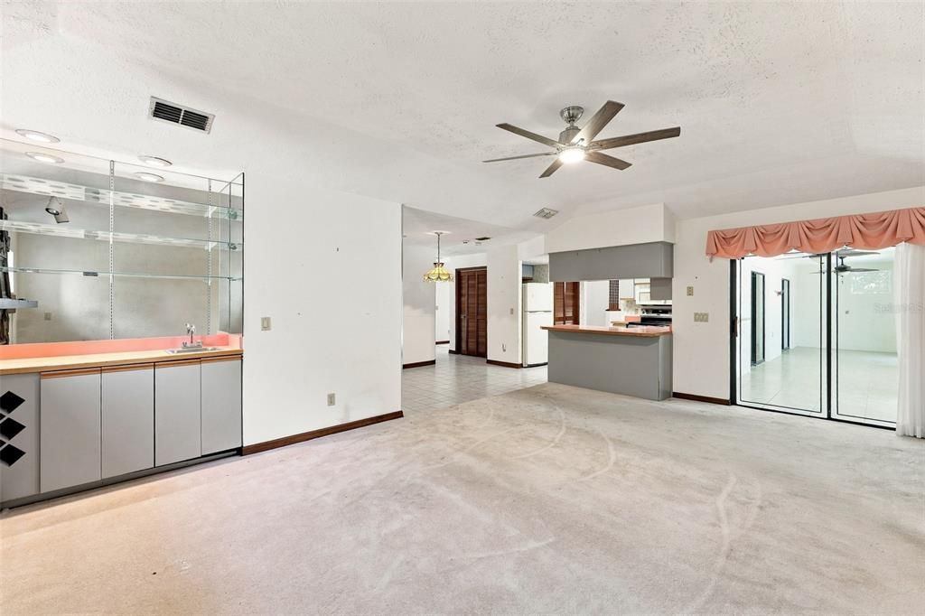 Под контрактом: $489,999 (3 спален, 2 ванн, 1930 Квадратных фут)