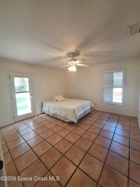 En Venta: $459,000 (4 camas, 3 baños, 1377 Pies cuadrados)