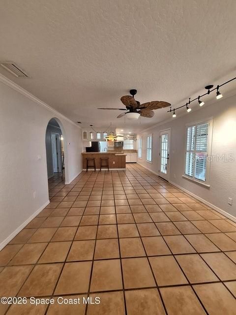En Venta: $459,000 (4 camas, 3 baños, 1377 Pies cuadrados)