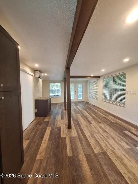 En Venta: $459,000 (4 camas, 3 baños, 1377 Pies cuadrados)
