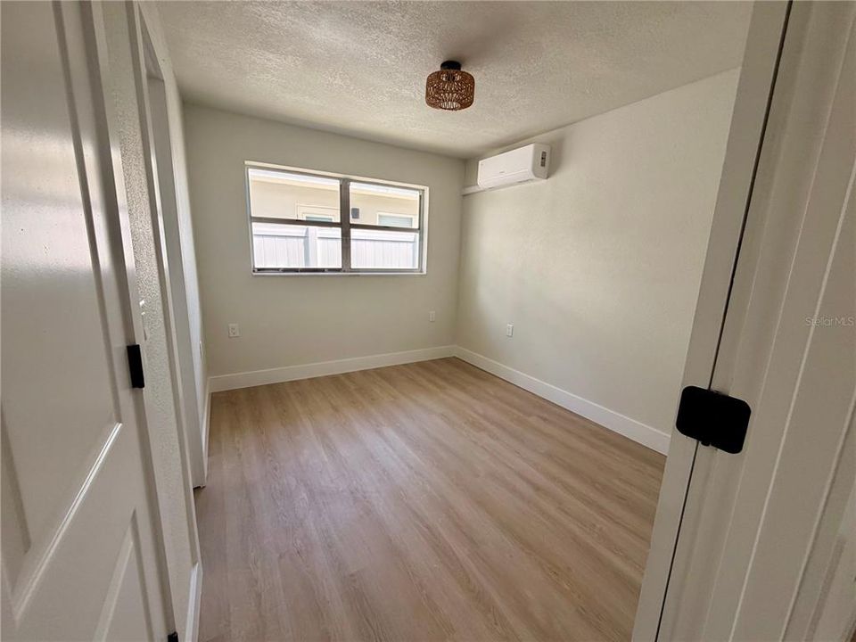 For Rent: $1,500 (1 beds, 1 baths, 425 Square Feet)