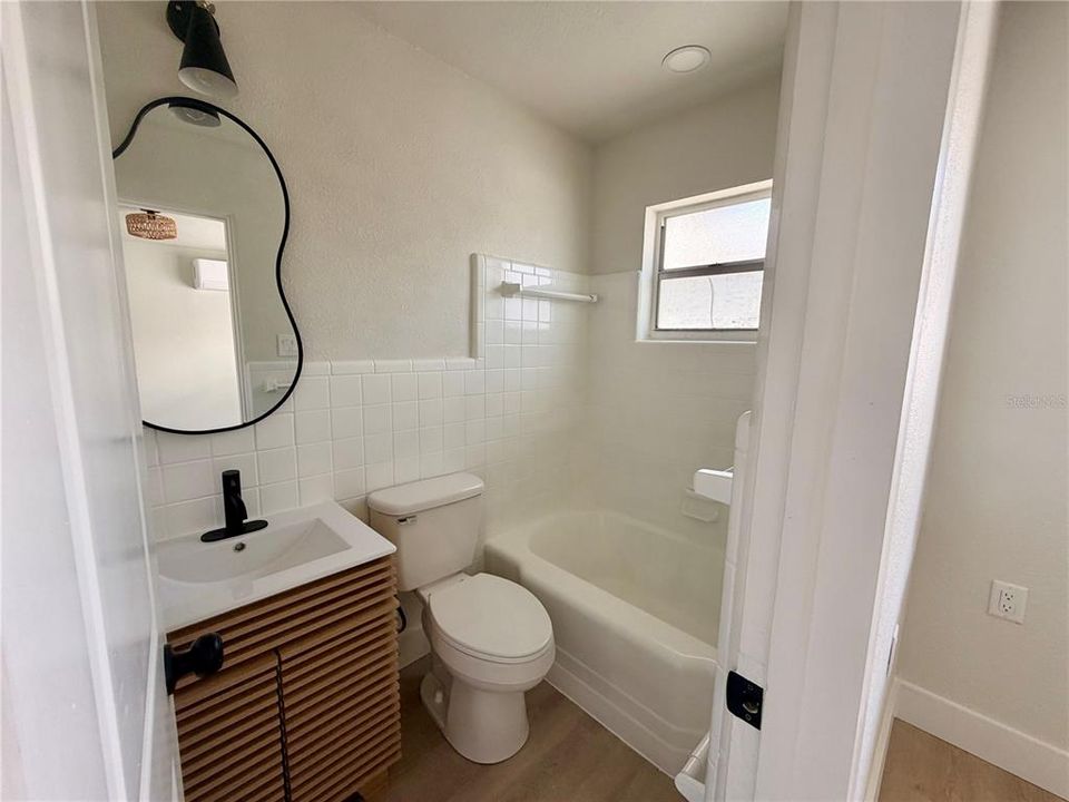 For Rent: $1,500 (1 beds, 1 baths, 425 Square Feet)