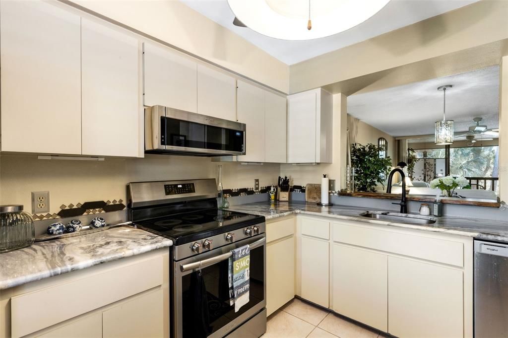 En Venta: $250,000 (2 camas, 2 baños, 1065 Pies cuadrados)