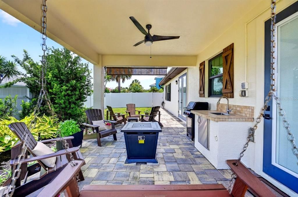 En Venta: $724,500 (3 camas, 2 baños, 2438 Pies cuadrados)