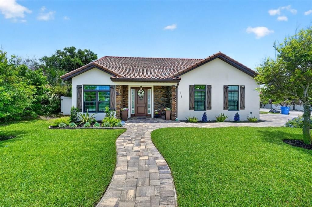 En Venta: $724,500 (3 camas, 2 baños, 2438 Pies cuadrados)
