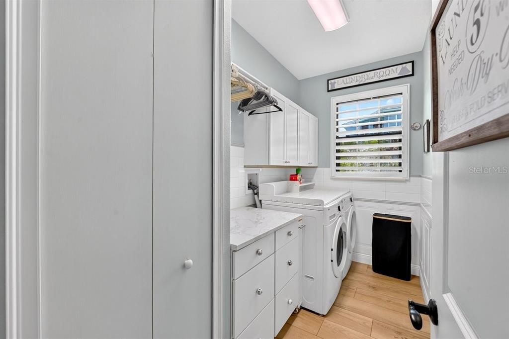 En Venta: $724,500 (3 camas, 2 baños, 2438 Pies cuadrados)