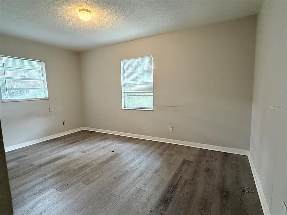 For Sale: $259,999 (3 beds, 2 baths, 1139 Square Feet)