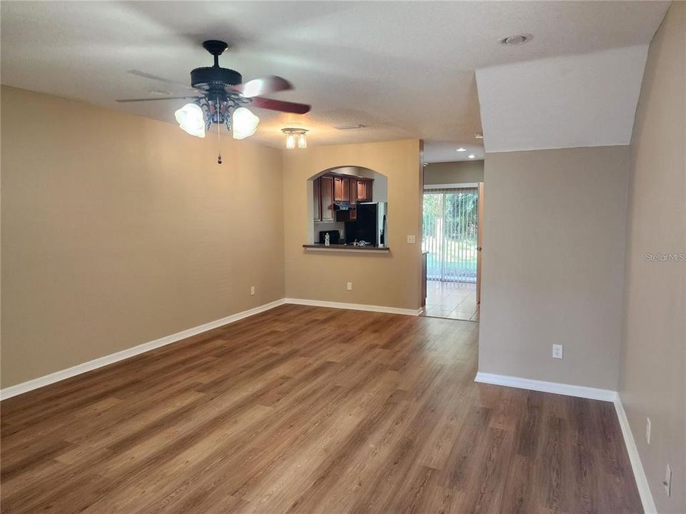 В аренду: $1,895 (3 спален, 2 ванн, 1383 Квадратных фут)