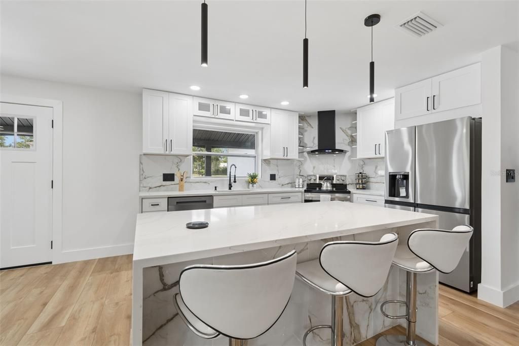 En Venta: $599,900 (3 camas, 2 baños, 1701 Pies cuadrados)