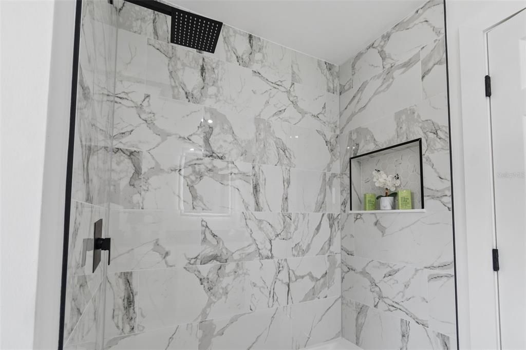 En Venta: $599,900 (3 camas, 2 baños, 1701 Pies cuadrados)