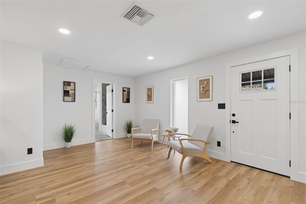 En Venta: $599,900 (3 camas, 2 baños, 1701 Pies cuadrados)