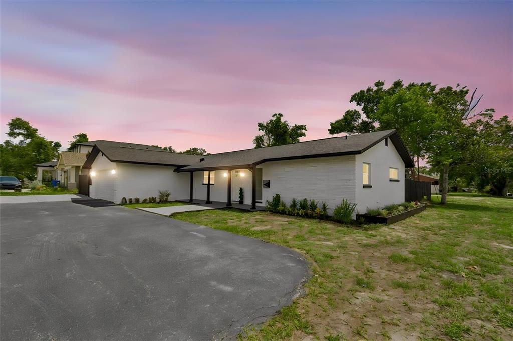 En Venta: $599,900 (3 camas, 2 baños, 1701 Pies cuadrados)