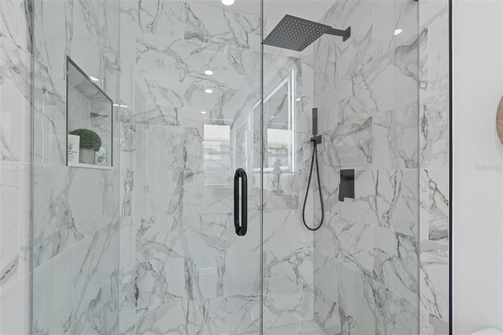 En Venta: $599,900 (3 camas, 2 baños, 1701 Pies cuadrados)