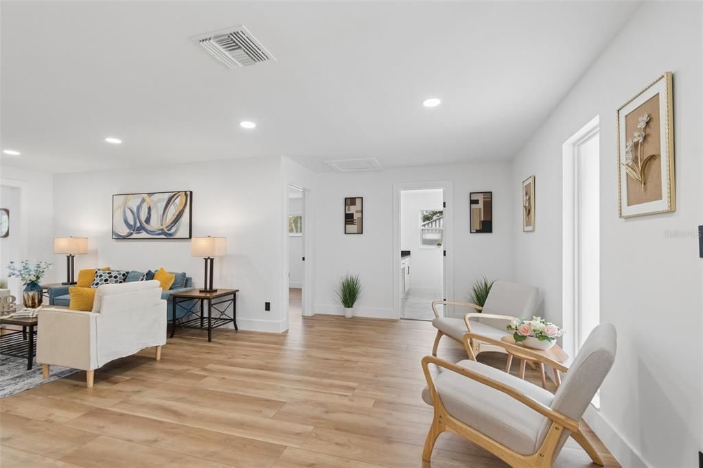 En Venta: $599,900 (3 camas, 2 baños, 1701 Pies cuadrados)