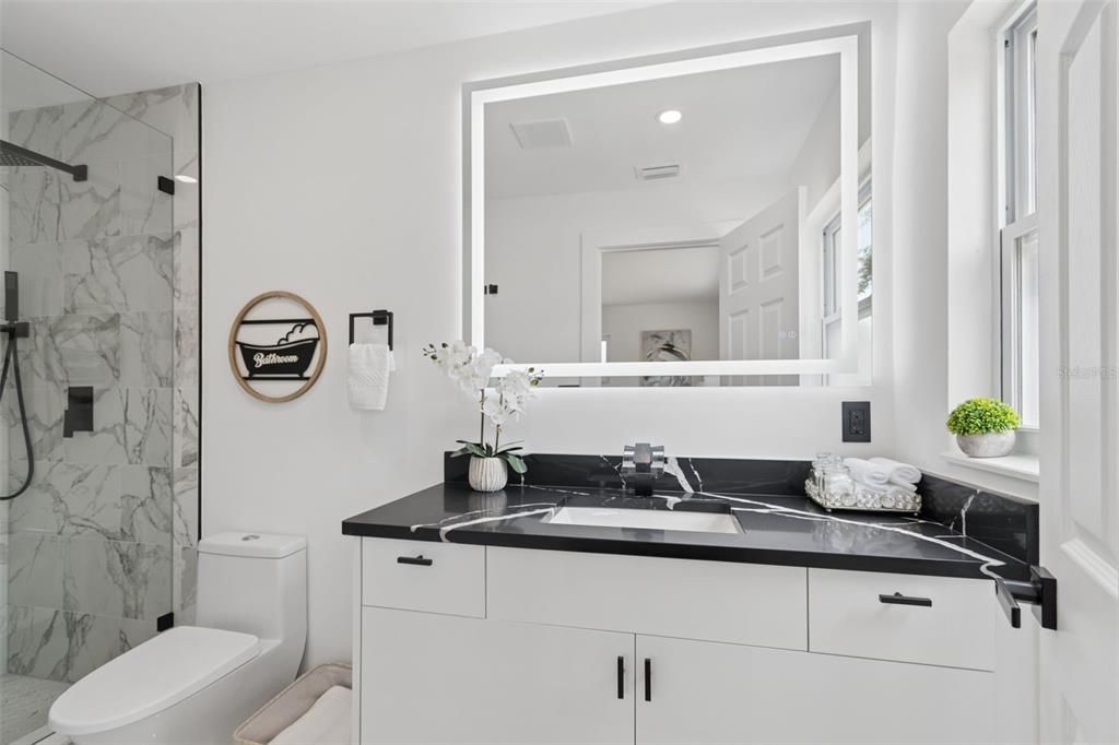 En Venta: $599,900 (3 camas, 2 baños, 1701 Pies cuadrados)
