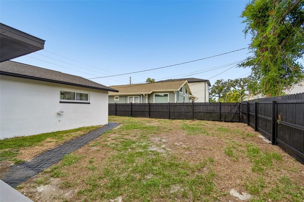 En Venta: $599,900 (3 camas, 2 baños, 1701 Pies cuadrados)