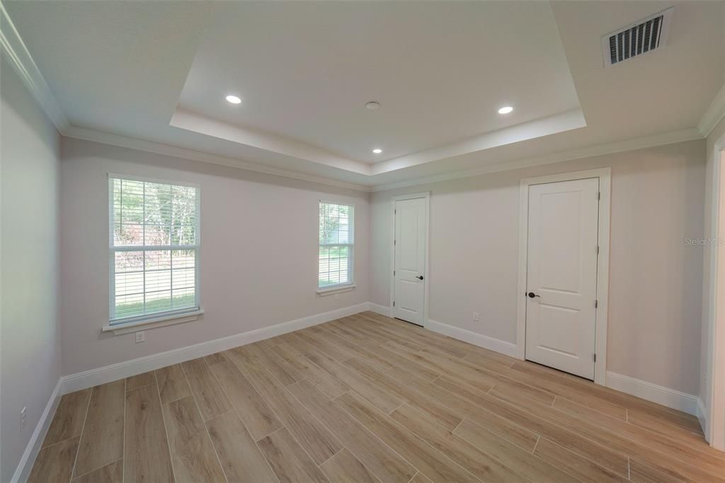 For Sale: $425,000 (4 beds, 3 baths, 2480 Square Feet)