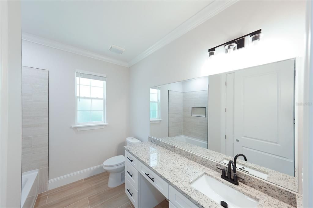 For Sale: $425,000 (4 beds, 3 baths, 2480 Square Feet)