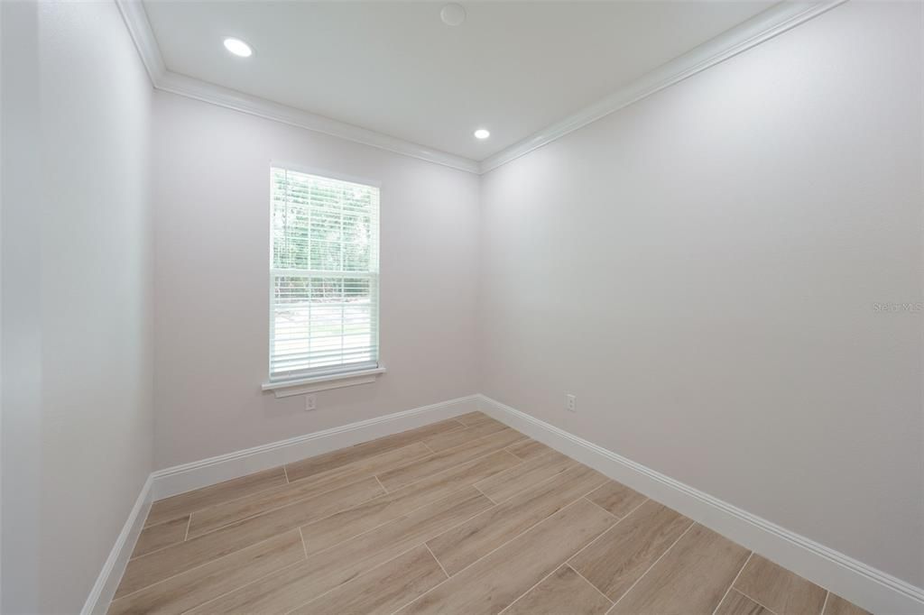 For Sale: $425,000 (4 beds, 3 baths, 2480 Square Feet)