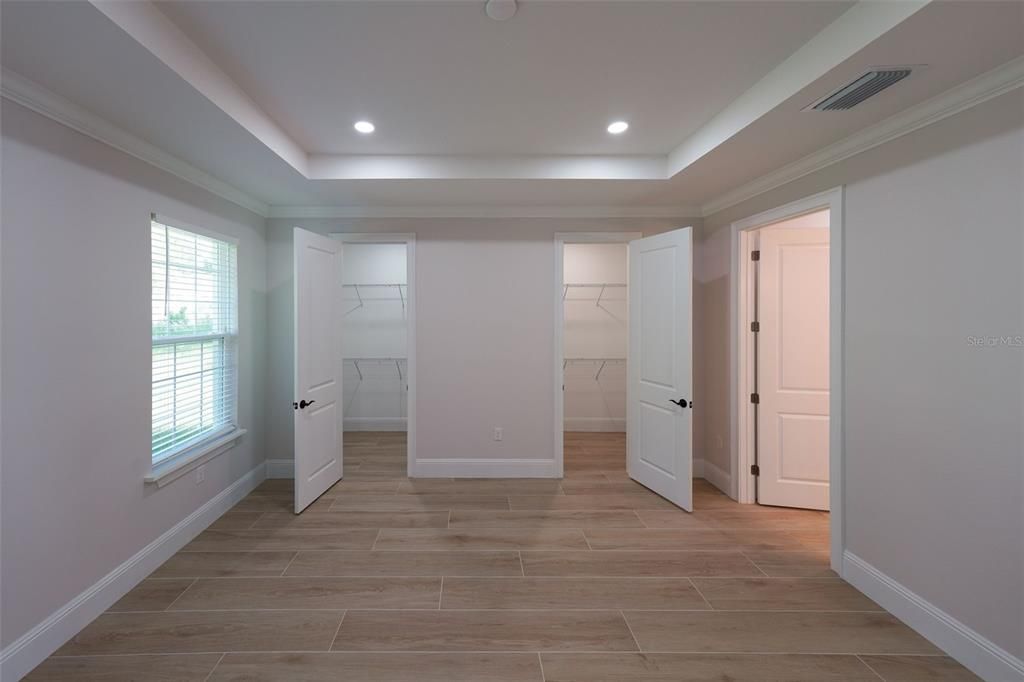 For Sale: $425,000 (4 beds, 3 baths, 2480 Square Feet)