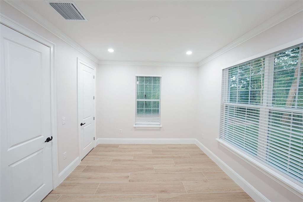 For Sale: $425,000 (4 beds, 3 baths, 2480 Square Feet)