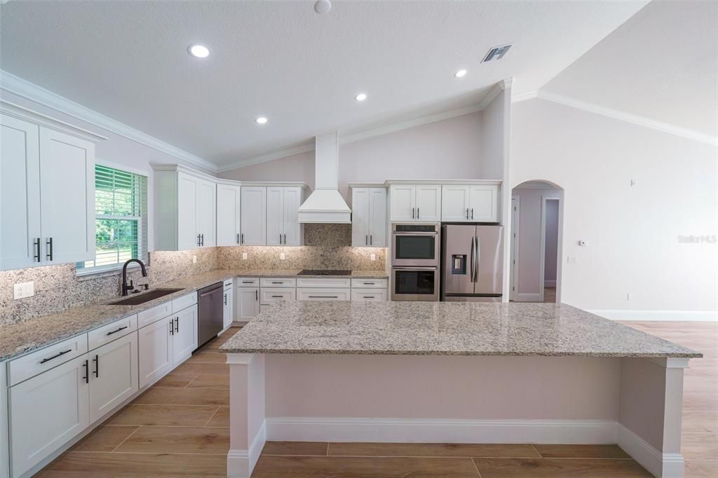 For Sale: $425,000 (4 beds, 3 baths, 2480 Square Feet)