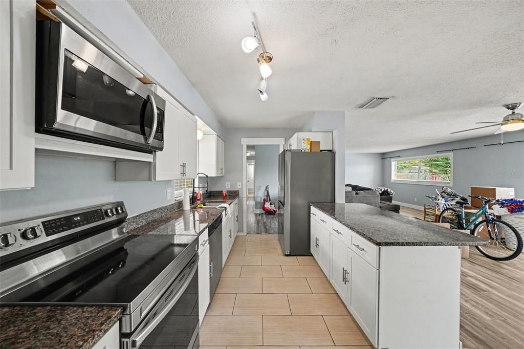 En Venta: $290,000 (3 camas, 2 baños, 1614 Pies cuadrados)
