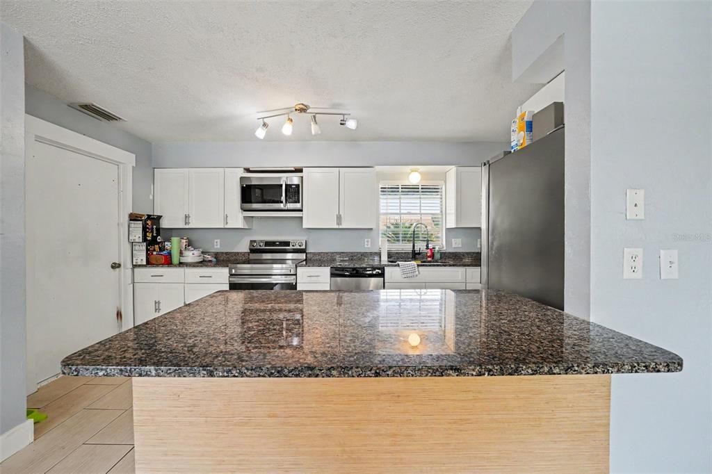 En Venta: $290,000 (3 camas, 2 baños, 1614 Pies cuadrados)
