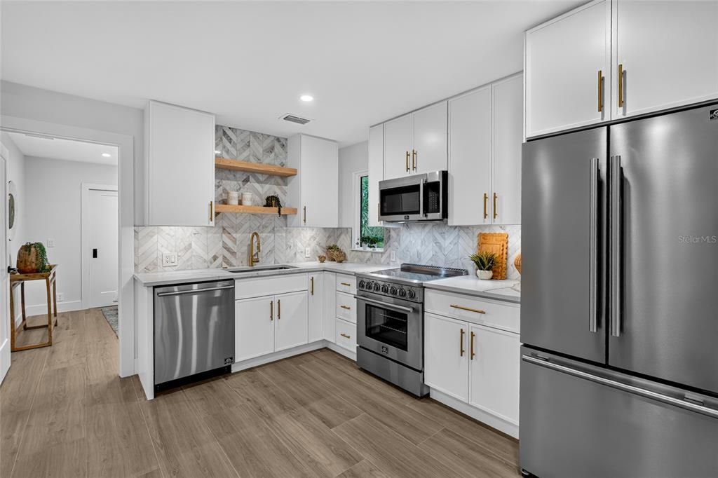 En Venta: $2,695,000 (5 camas, 4 baños, 3634 Pies cuadrados)