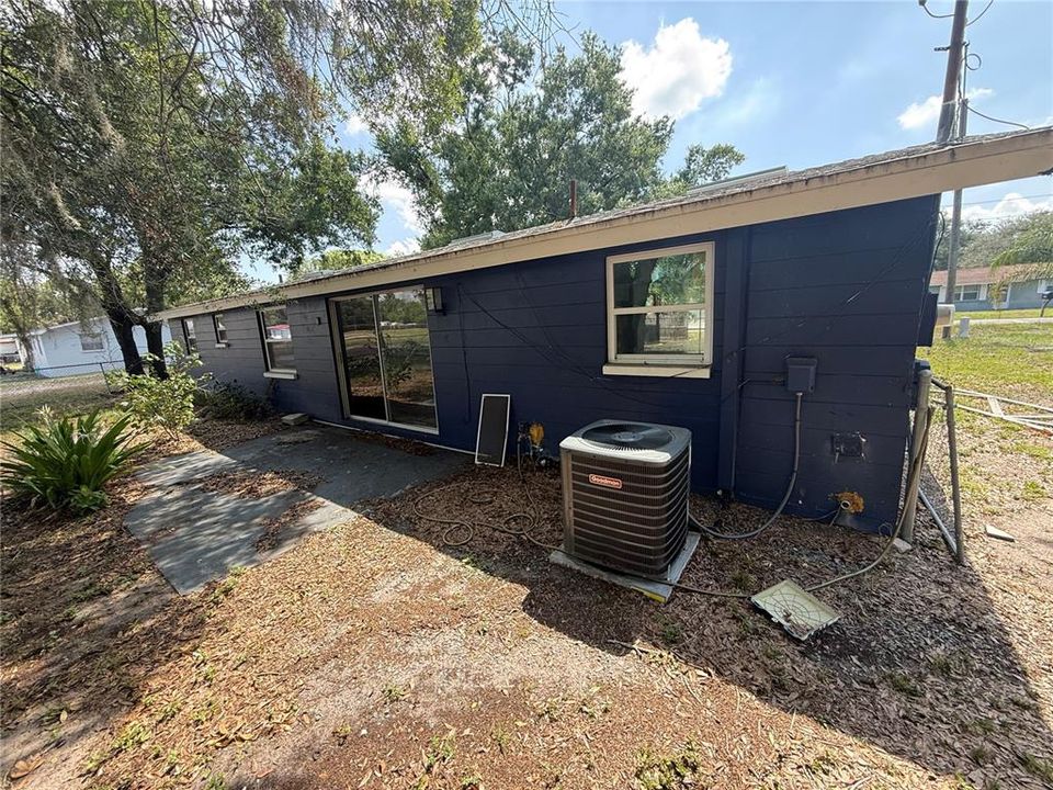 For Sale: $199,000 (3 beds, 2 baths, 1069 Square Feet)