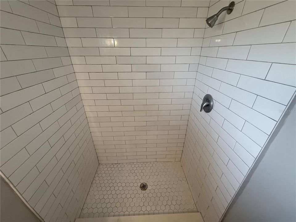 For Sale: $199,000 (3 beds, 2 baths, 1069 Square Feet)